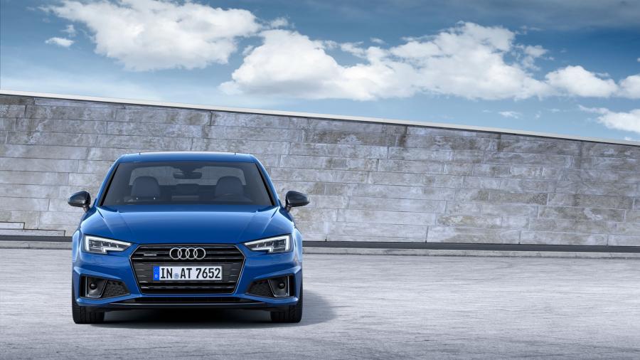  Audi A4 S-Line Quattro 2018 года  (WW) (фото 17 из 17)